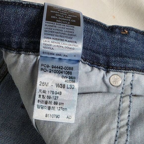 Levi’s Signature Gold Mid-Rise Straight Jeans 38x32 - Picture 9 of 10